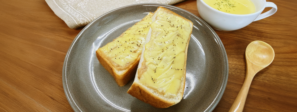 北海道クラムチャウダーで作るツナチーズトースト